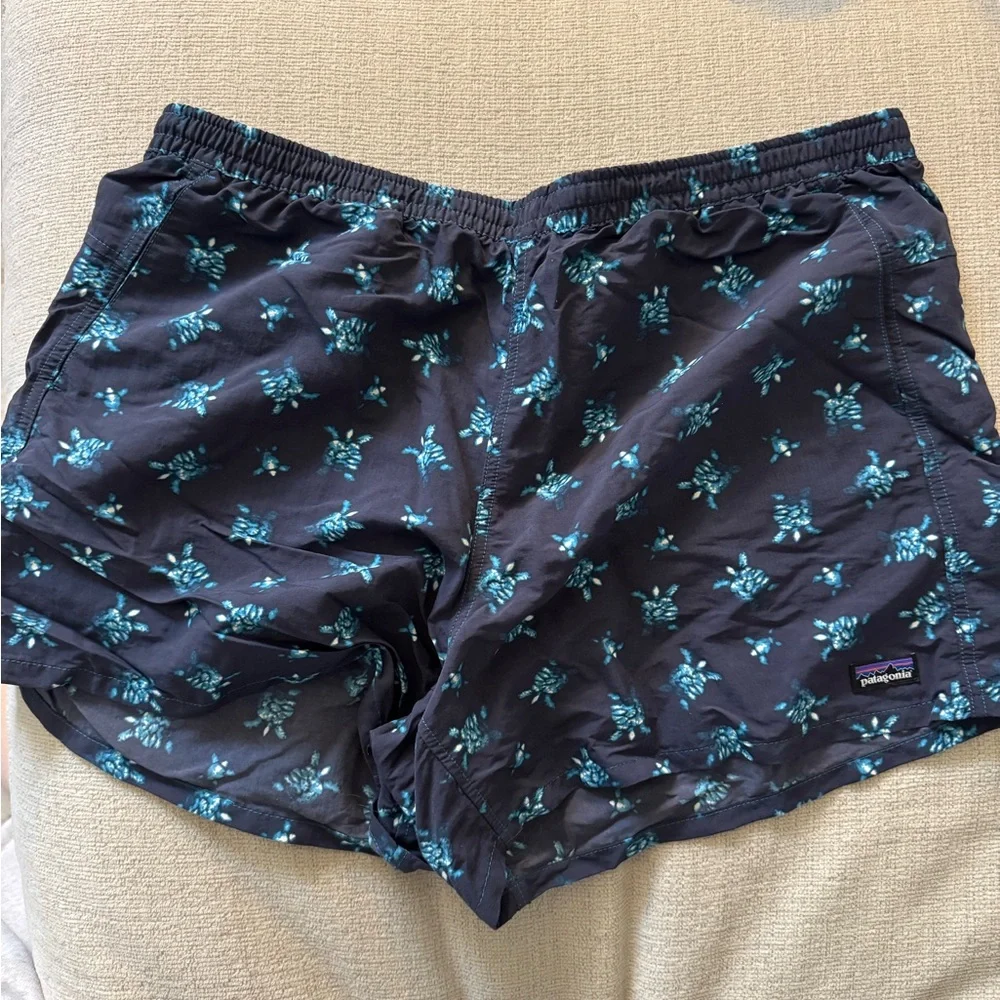 Patagonia Women 5-inch Baggie’s - Picture 2 of 5